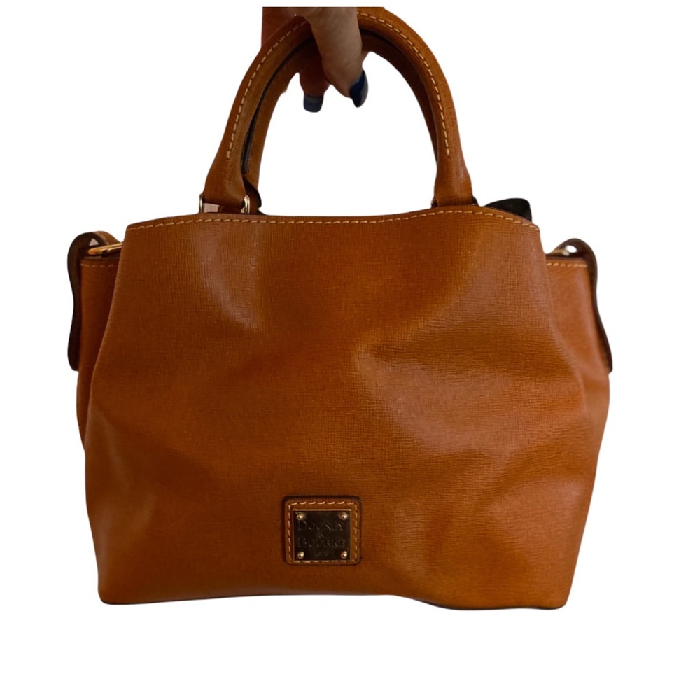 Dooney and Bourke hand bag